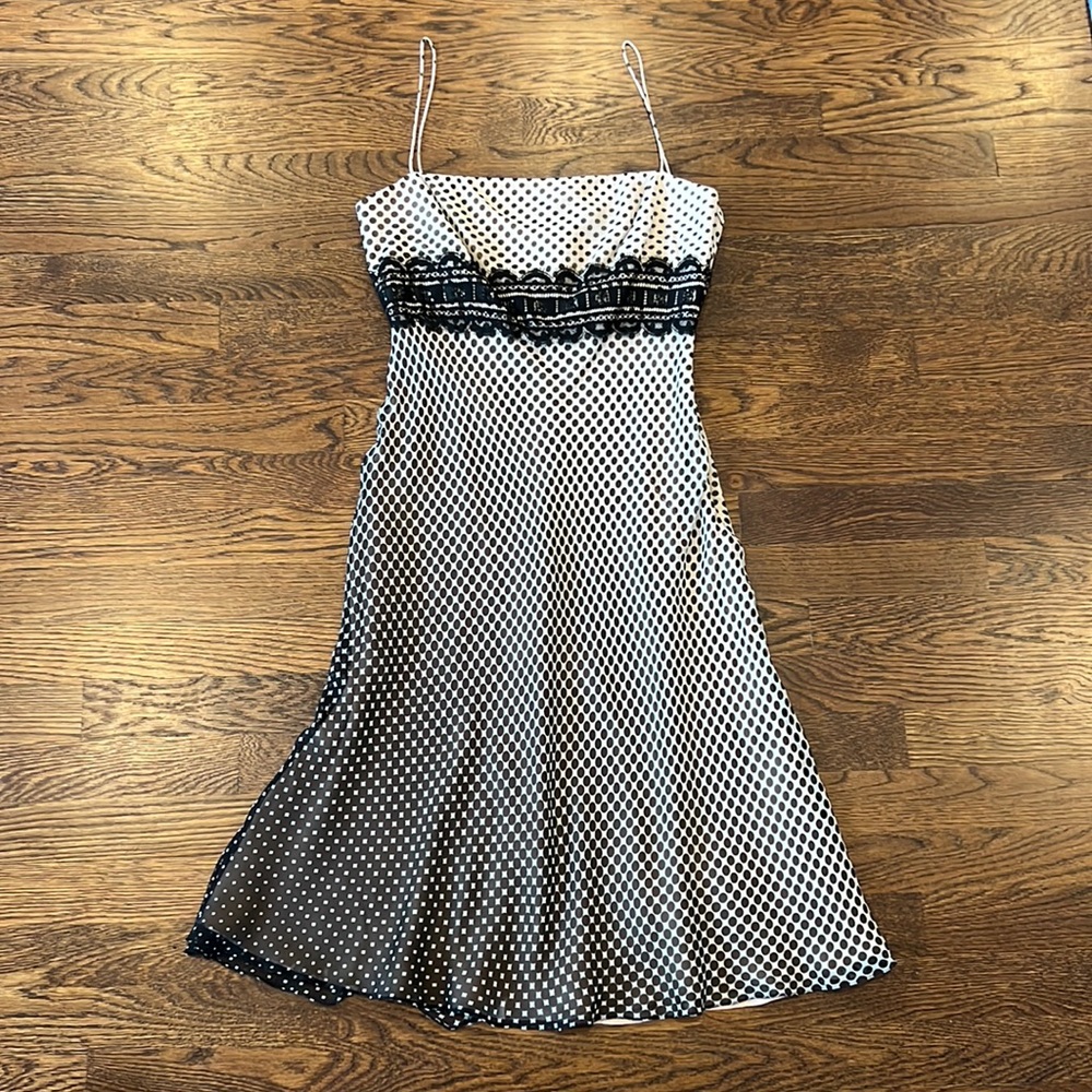 Carmen Marc Valvo dress. Size 6. Worn twice. I’m excellent condition.
